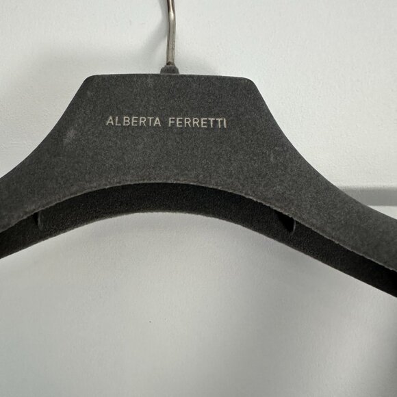 Spring 2017 Alberta Ferretti Couture Pleated Gown - Picture 9 of 11